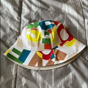 Bucket hat